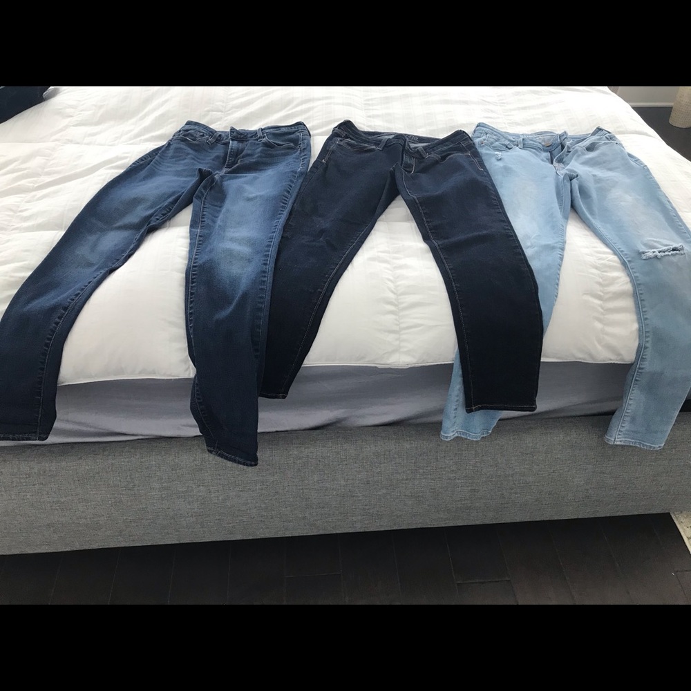 Lot of 3 old navy jeans- used- size 6- rockstar